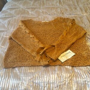 Ladie XL Gold Sweater